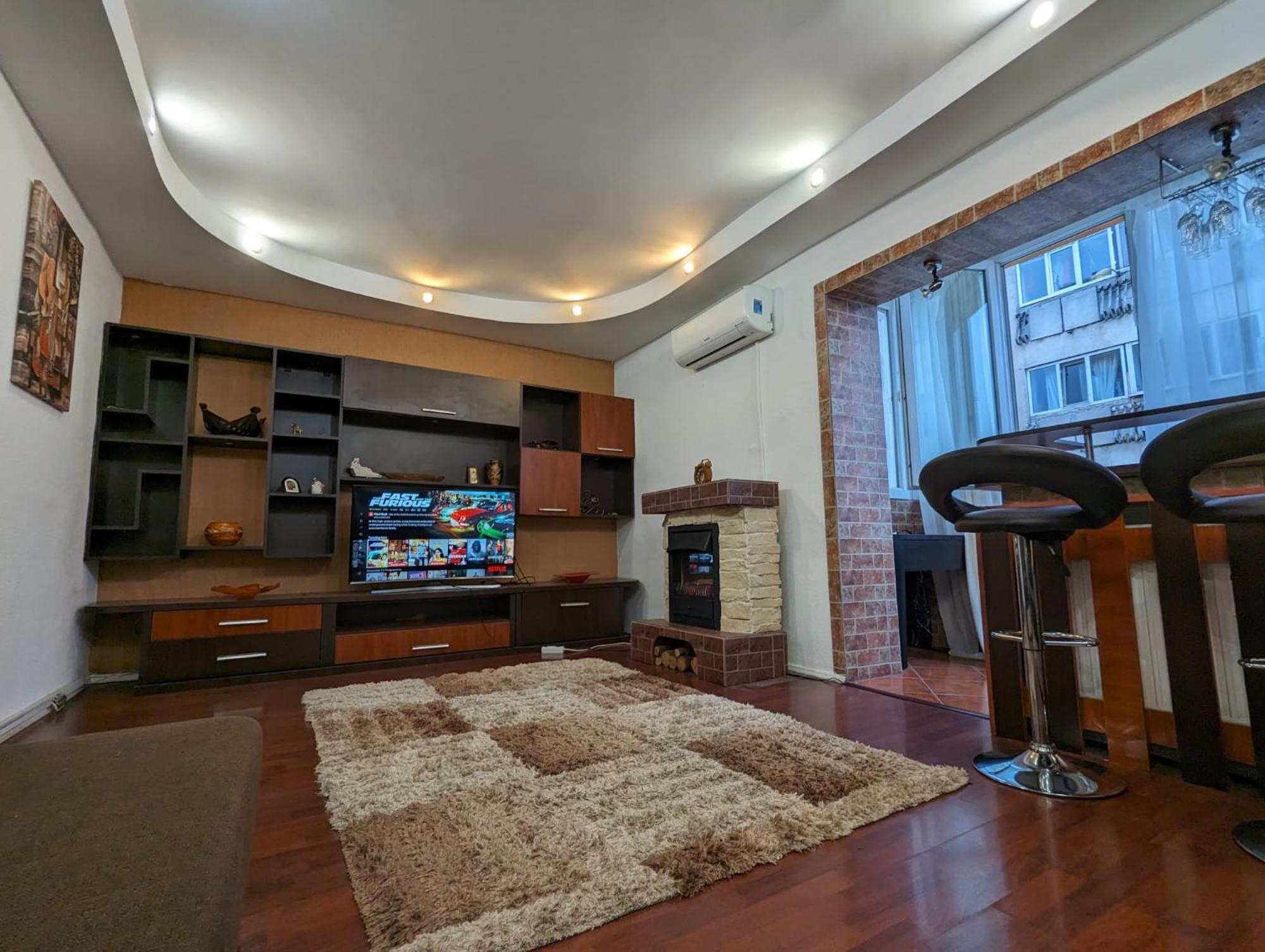 Modern Oasis With A Cozy Fireplace Your Stylish Apartment Minutes From Downtown Bucharest Luaran gambar