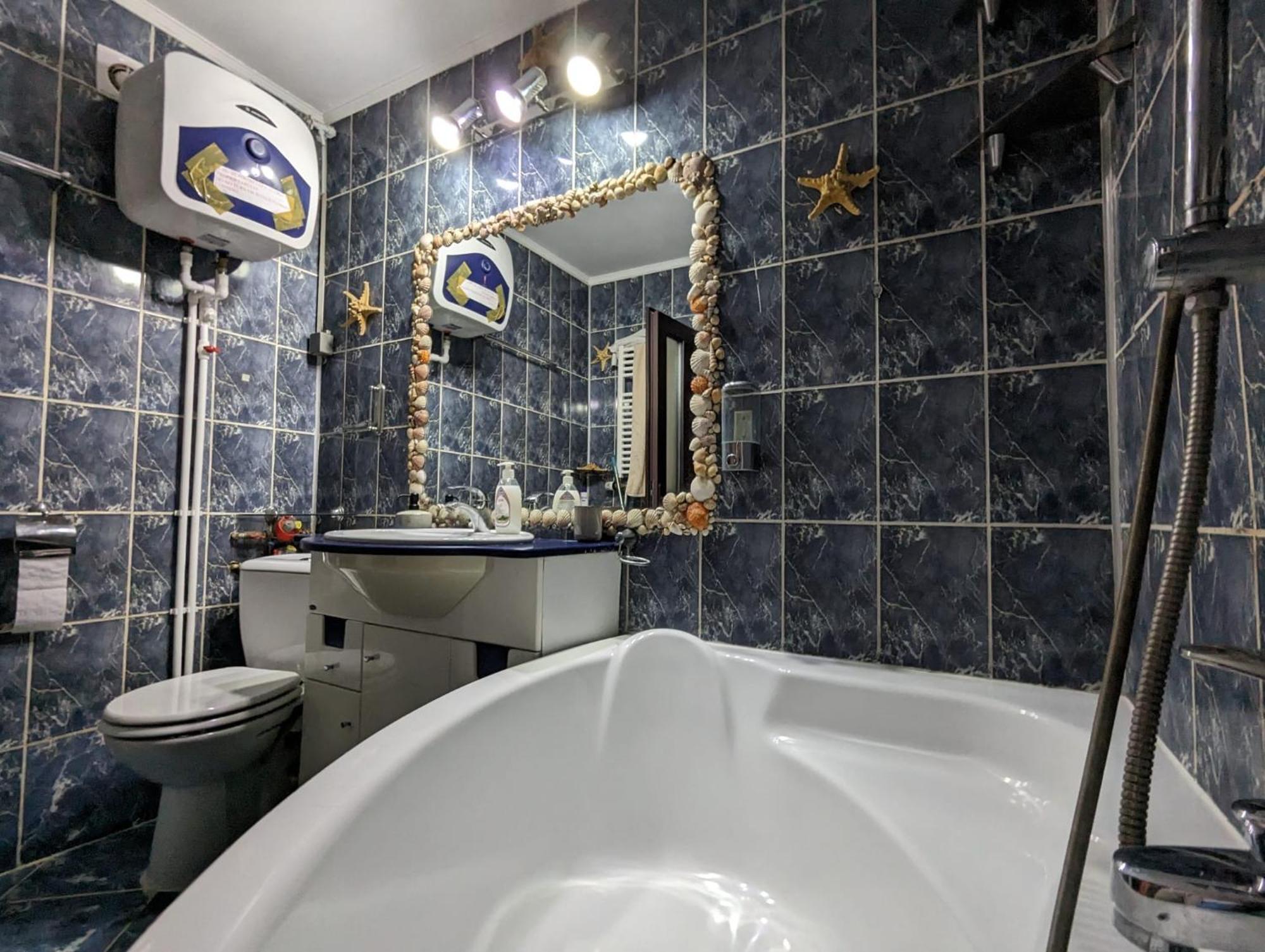 Modern Oasis With A Cozy Fireplace Your Stylish Apartment Minutes From Downtown Bucharest Luaran gambar